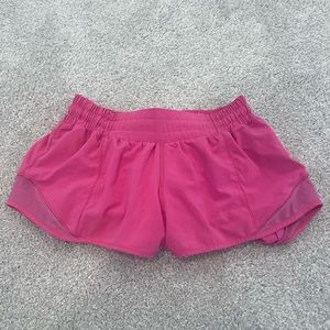 Lululemon hotty hots in sonic pink!!